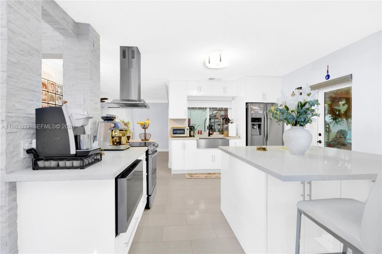 14716 SW 111th Ter , Miami, FL 33196 Photo