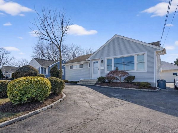 1716 Camp Avenue , Merrick, NY 11566