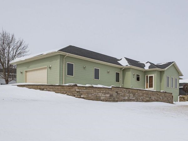285 Creek Drive, Benton, WI 53803