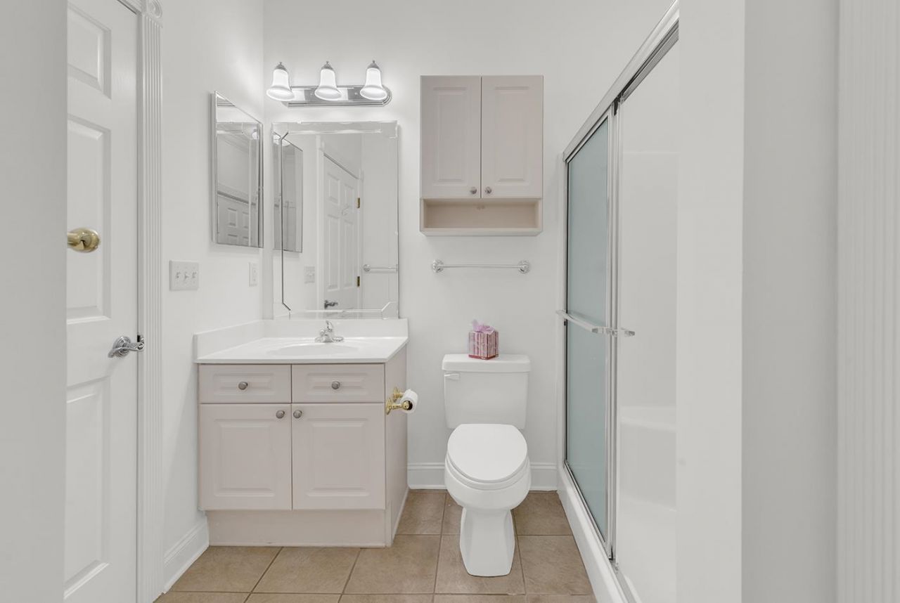 4898 Luster Leaf Circle Photo 18