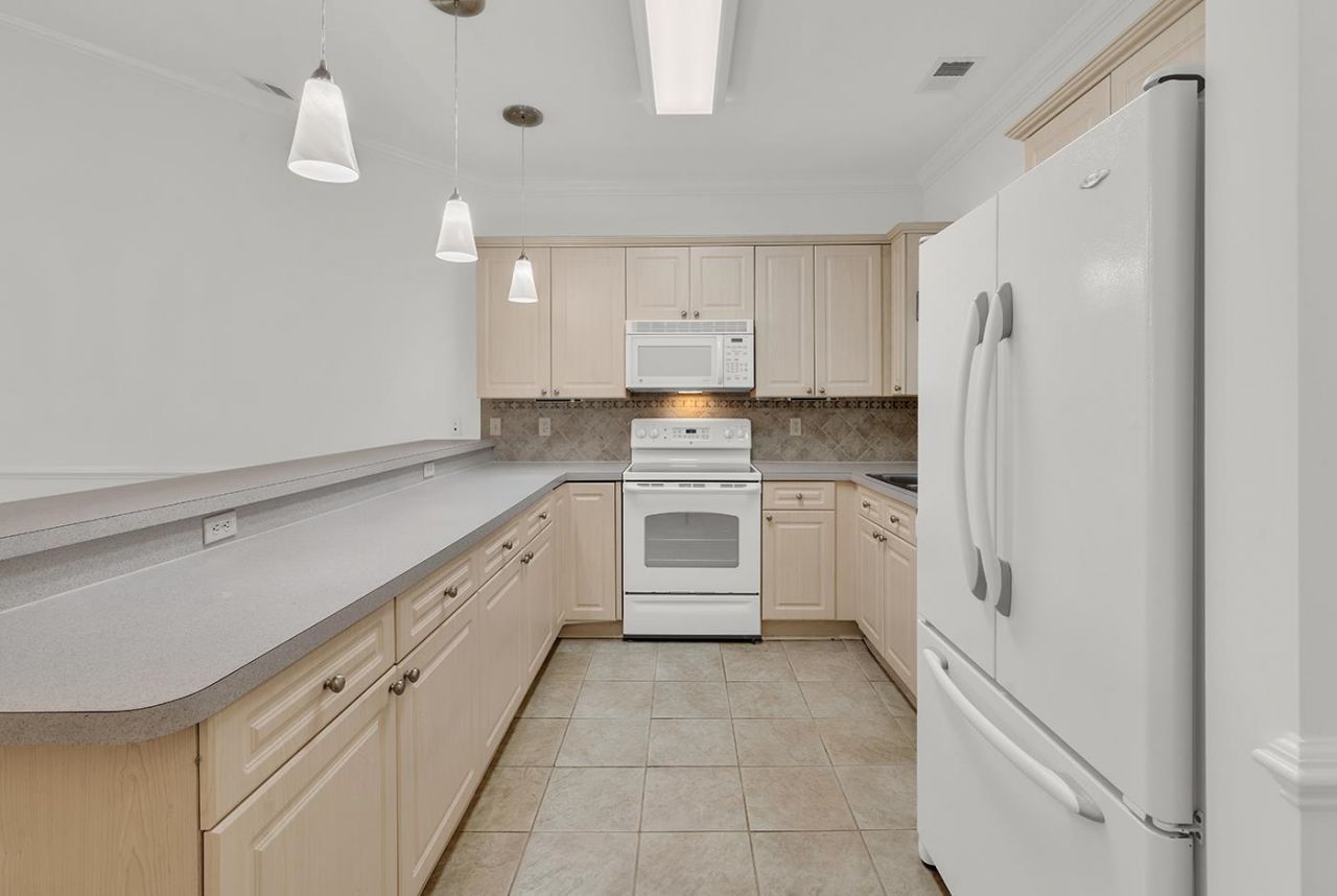 4898 Luster Leaf Circle Photo 5