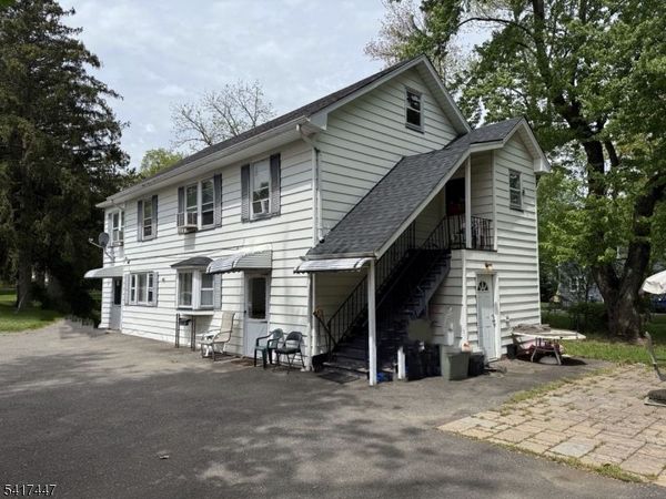 209 Knoll Rd, Parsippany-Troy Hills, NJ 07034