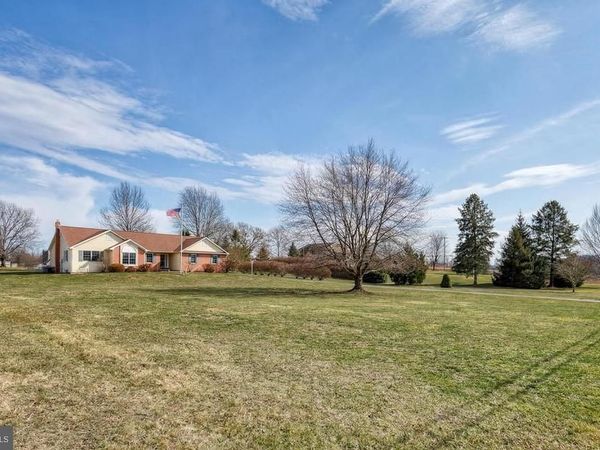 596 BEINHOWER ROAD, ETTERS, PA 17319