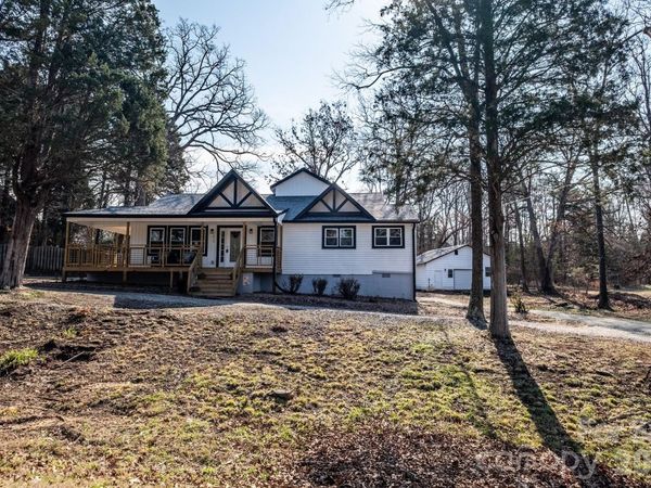 1916 New Garden Road , Greensboro, NC 27410