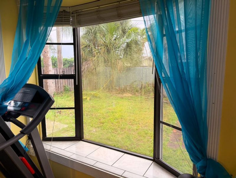 8381 NW 28th Place, Sunrise, FL 33322 Photo