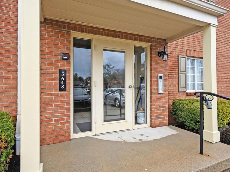 5648 Bridgetown Road, Unit 20, Green Township, OH 45248 Photo 4