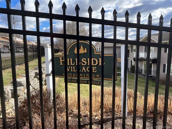 100 Hillside Drive, Unit B10, Middletown, NY 10941