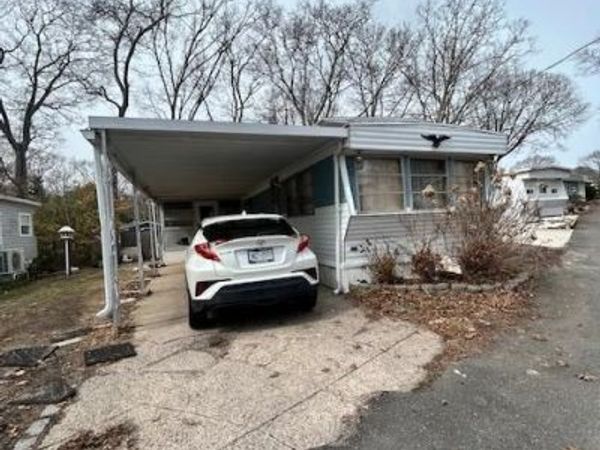 658 SOUND AVE, Unit E-5, Calverton, NY 11933