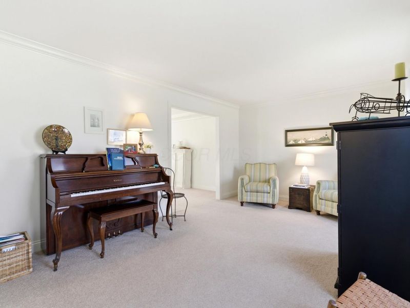 6982 Shady Nelms Drive, Dublin, OH 43017 Photo 5