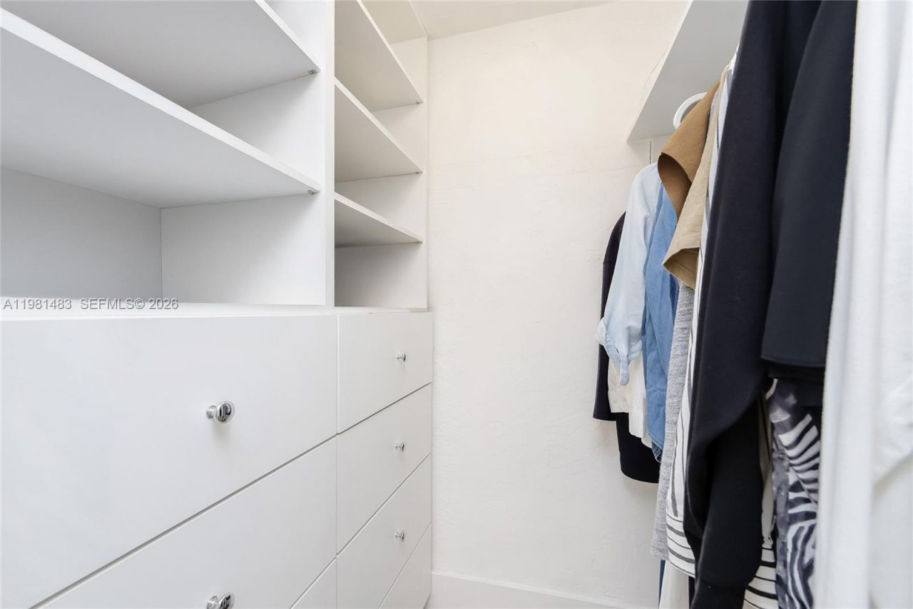 1205 Mariposa Ave, Unit 326, Coral Gables, FL 33146 Photo