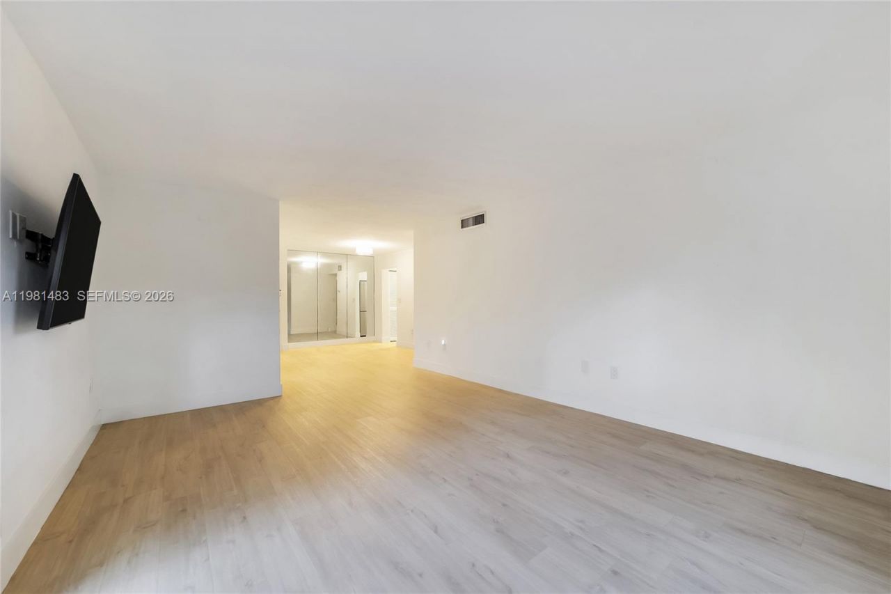 1205 Mariposa Ave, Unit 326, Coral Gables, FL 33146 Photo