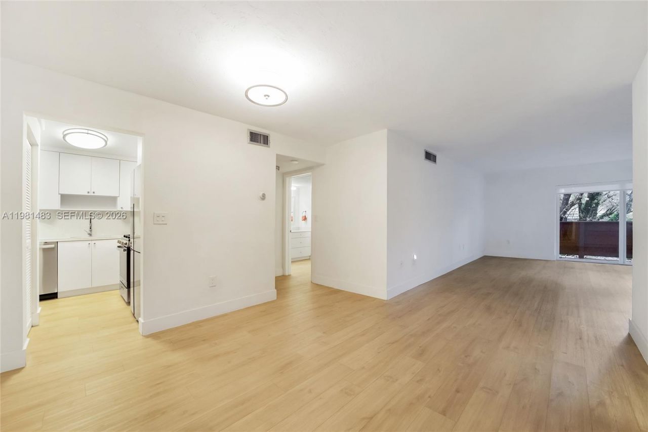 1205 Mariposa Ave, Unit 326, Coral Gables, FL 33146 Photo