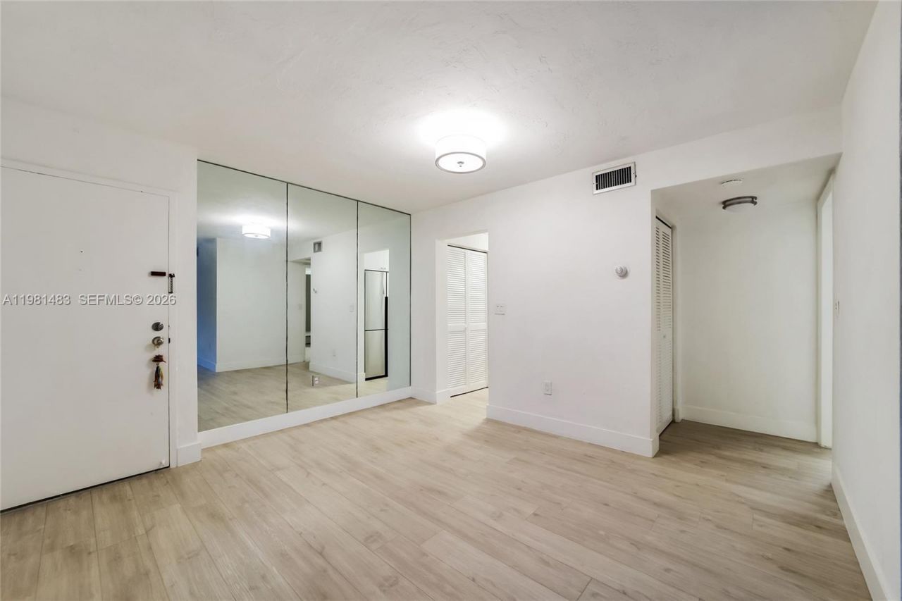 1205 Mariposa Ave, Unit 326, Coral Gables, FL 33146 Photo