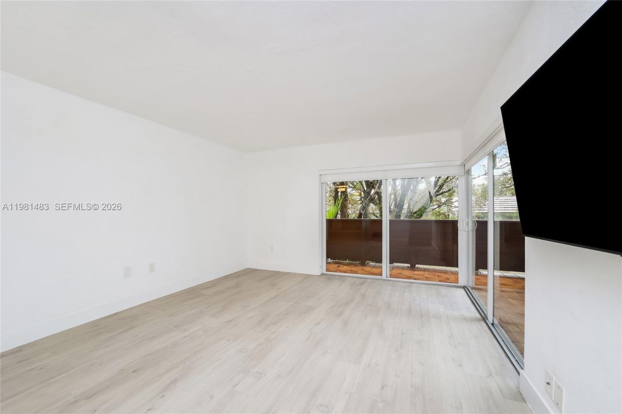 1205 Mariposa Ave, Unit 326, Coral Gables, FL 33146 Photo