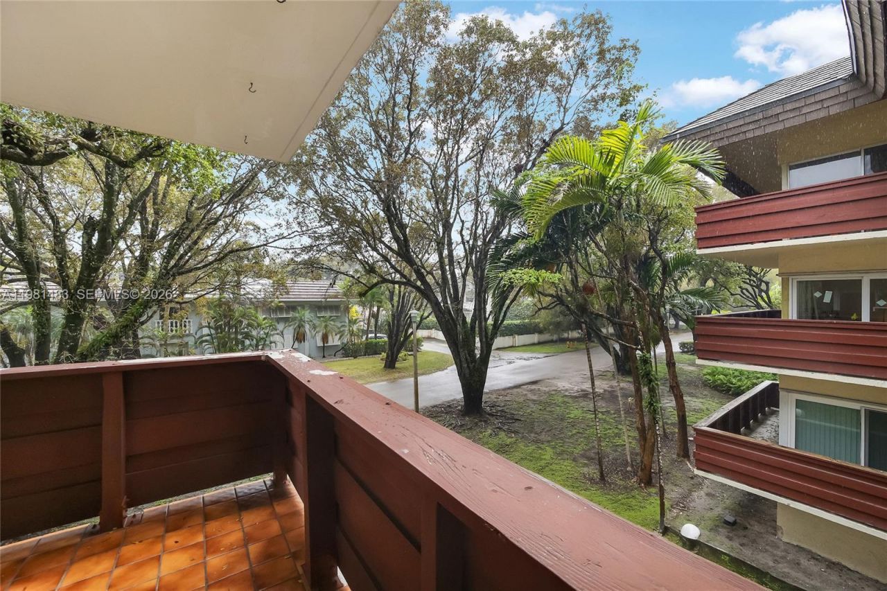 1205 Mariposa Ave, Unit 326, Coral Gables, FL 33146 Photo