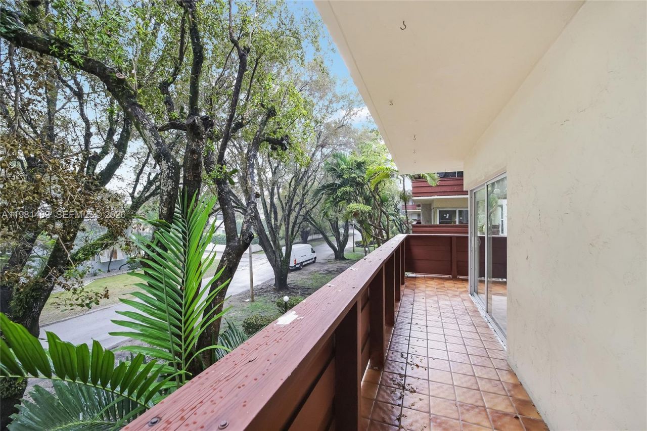 1205 Mariposa Ave, Unit 326, Coral Gables, FL 33146 Photo
