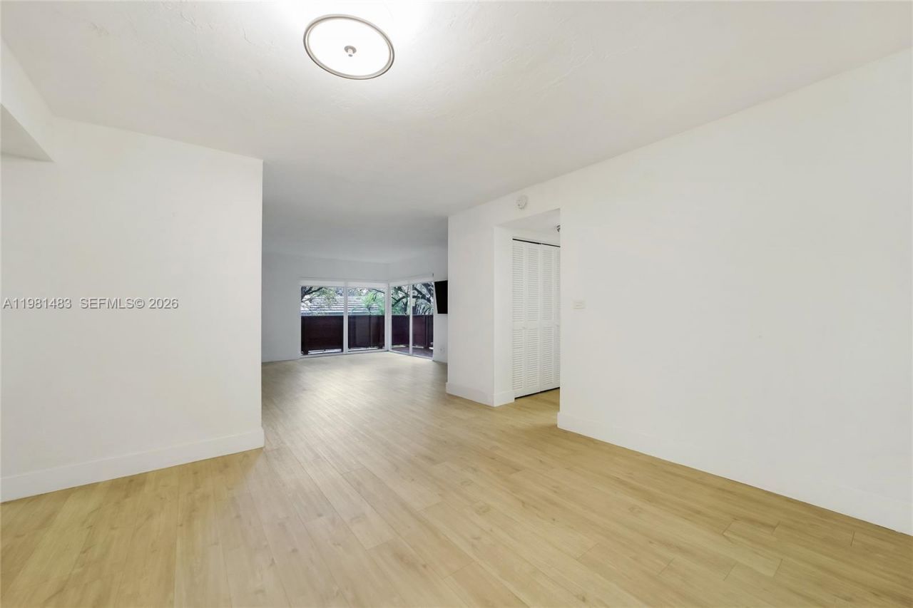 1205 Mariposa Ave, Unit 326, Coral Gables, FL 33146 Photo