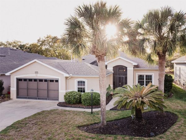 20801 QUEEN ALEXANDRA DRIVE , LEESBURG, FL 34748