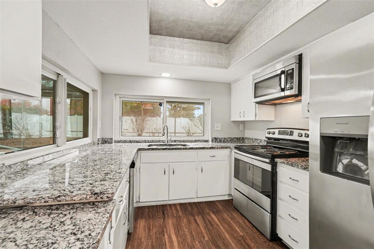 8103 SE Roxboro Drive , Hudson, FL 34667 Photo