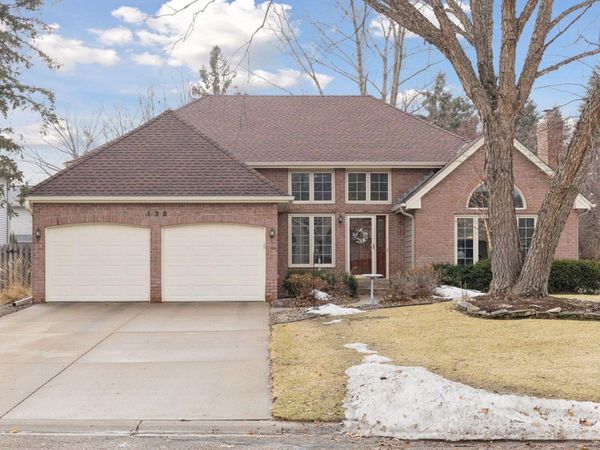 138 White Oaks Lane, Vadnais Heights, MN 55127