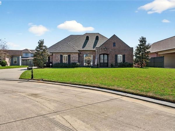 116 JASMINE Court, Belle Chasse, LA 70037