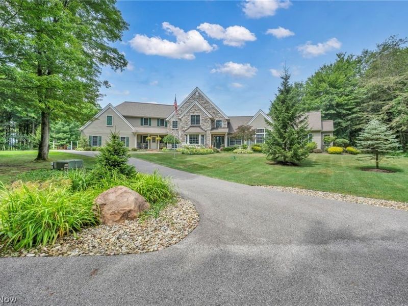 10360 Sawmill Drive, Chardon, OH 44024 Photo 1