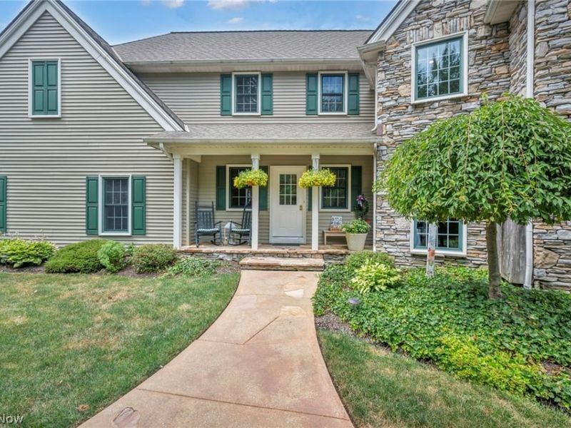 10360 Sawmill Drive, Chardon, OH 44024 Photo 2