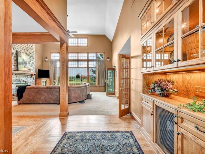 10360 Sawmill Drive, Chardon, OH 44024 Photo 7