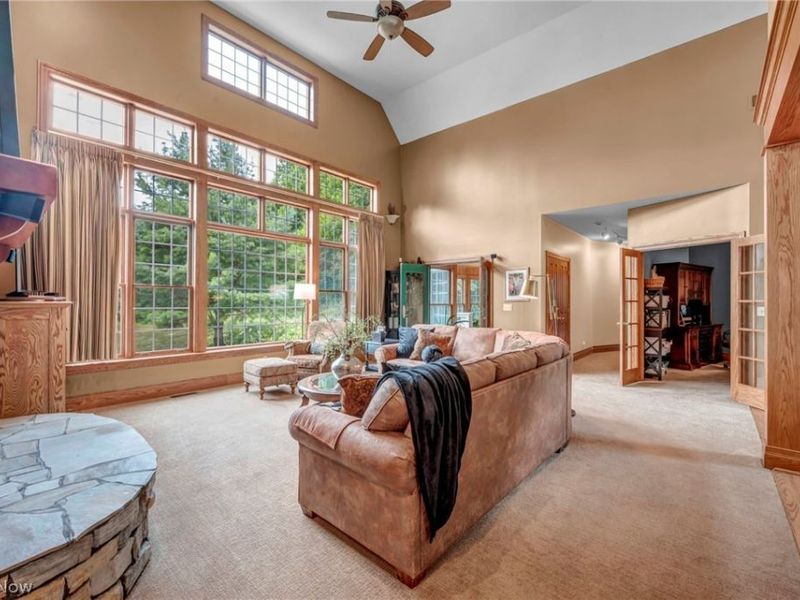 10360 Sawmill Drive, Chardon, OH 44024 Photo 9