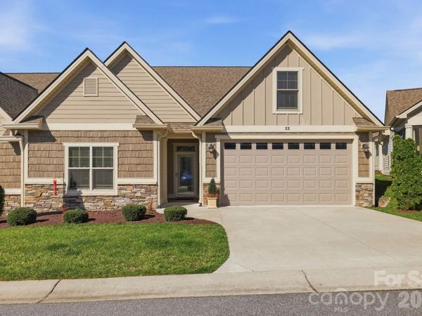 22 River Bend Lane, Fletcher, NC 28732