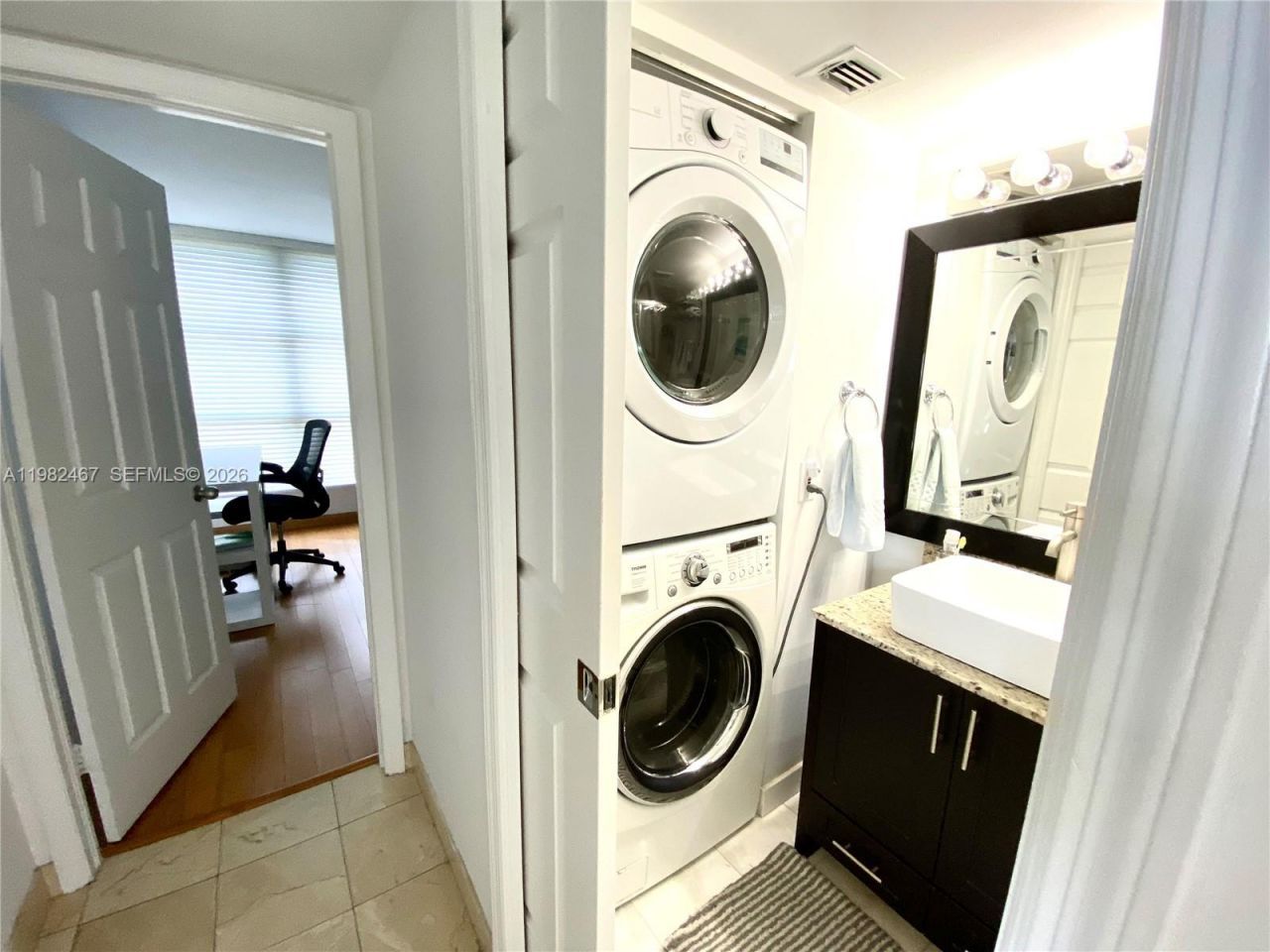 3500 Mystic Pointe Dr , Unit 3103, Aventura, FL 33180 Photo