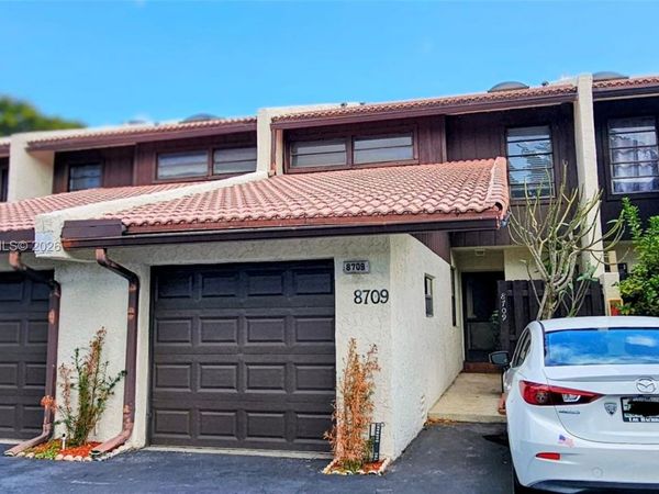 8709 NW 35th St, Unit 5, Coral Springs, FL 33065
