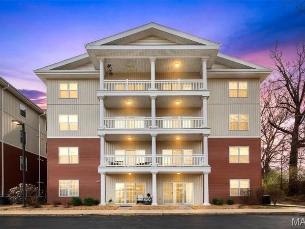 1507 S Old Highway 94, Unit 104, St Charles, MO 63303