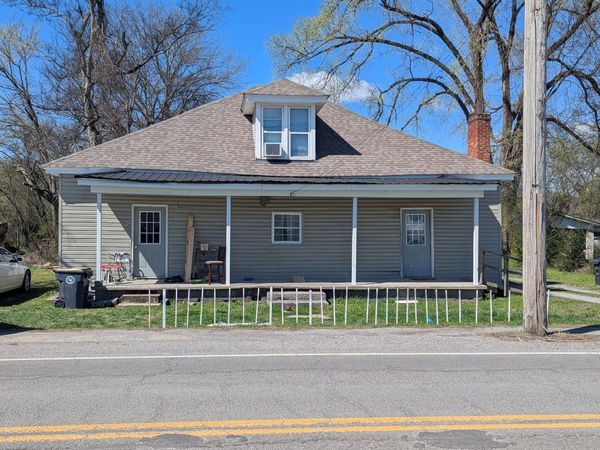 225 Broadway , Hartsville, TN 37074