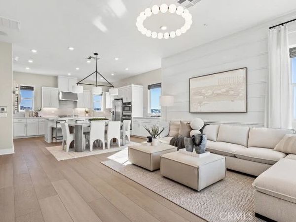 828 Sonia, Irvine, CA 92618