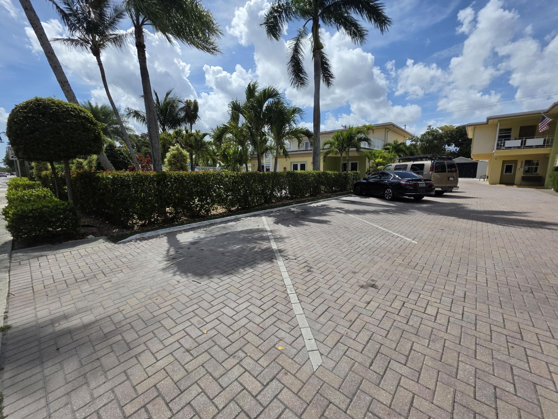 911 N Federal Highway, Unit 106, Lake Worth Beach, FL 33460 Photo