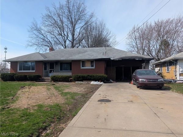 3346 Regina Avenue, Lorain, OH 44052