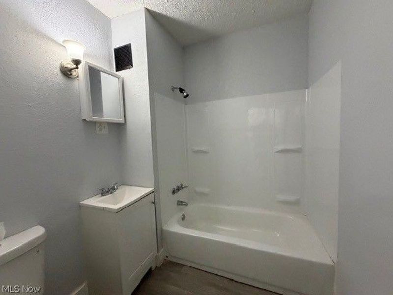 3641 E 147th Street, Cleveland, OH 44120 Photo 20