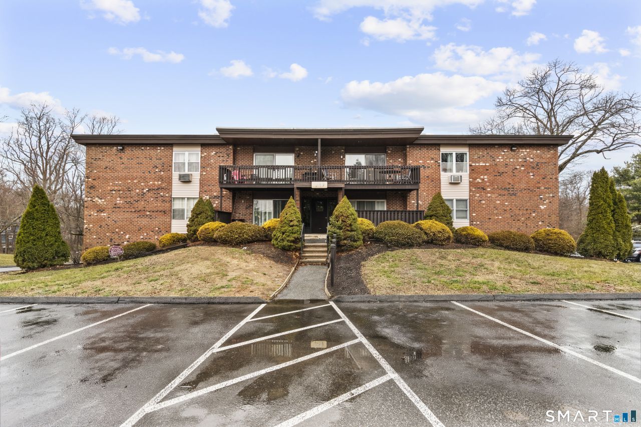 79 Balance Rock, Unit APT 8, Seymour, CT 06483 Main Photo