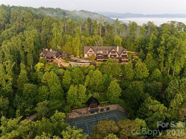 66 N Deerhaven Lane, Asheville, NC 28803