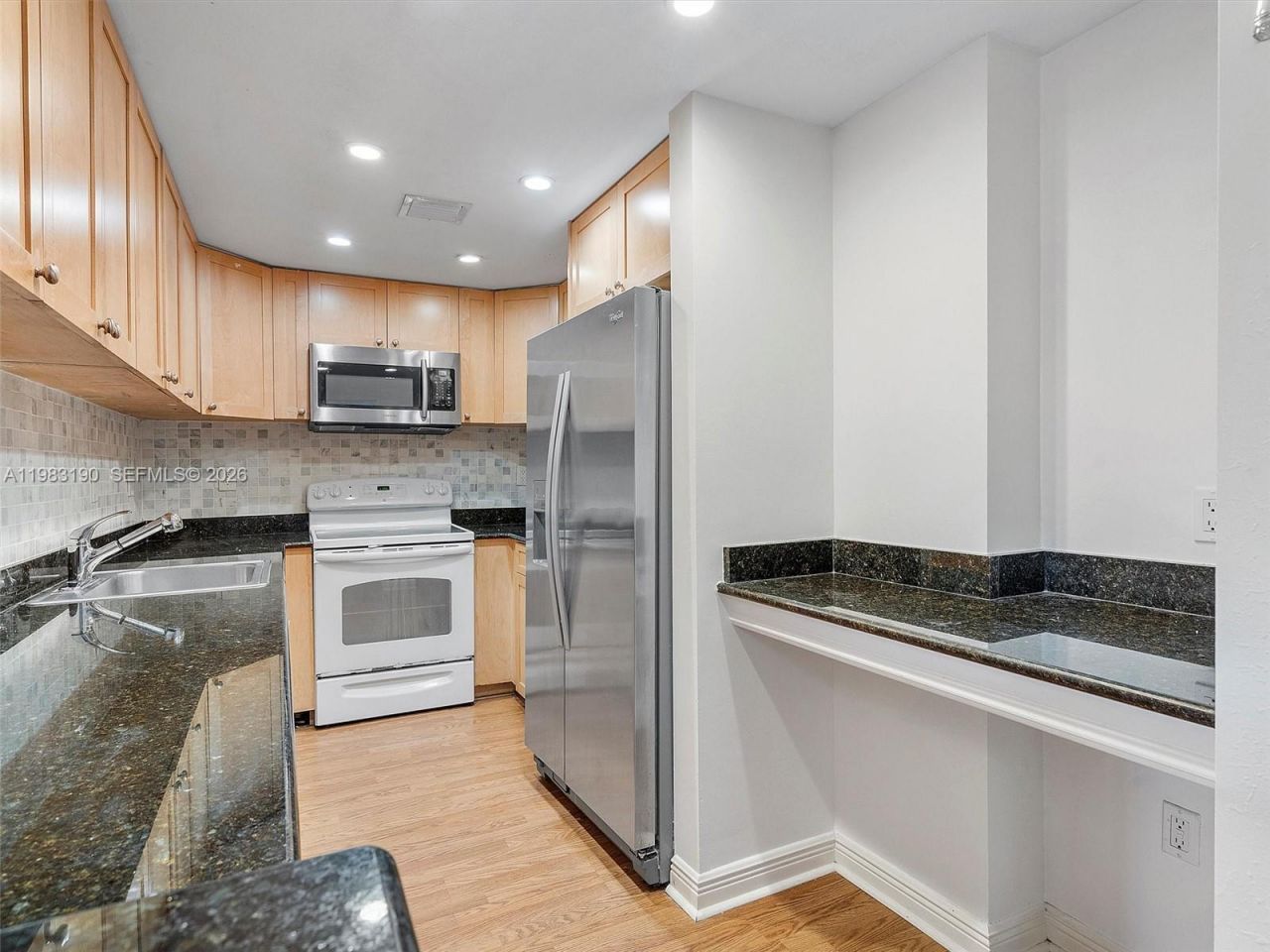 10350 W Bay Harbor Dr , Unit 4V, Bay Harbor Islands, FL 33154 Photo