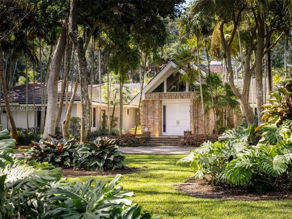 9000 Arvida Dr , Coral Gables, FL 33156