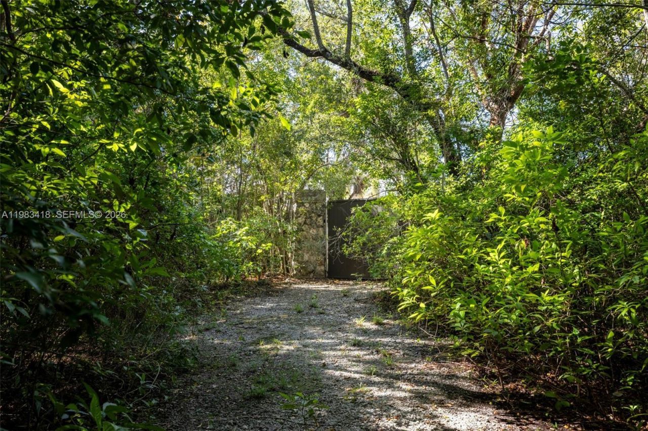 9000 Arvida Dr , Coral Gables, FL 33156 Photo