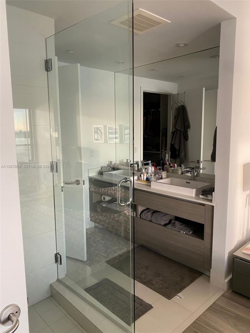 460 NE 28th St, Unit 2807, Miami, FL 33137 Photo