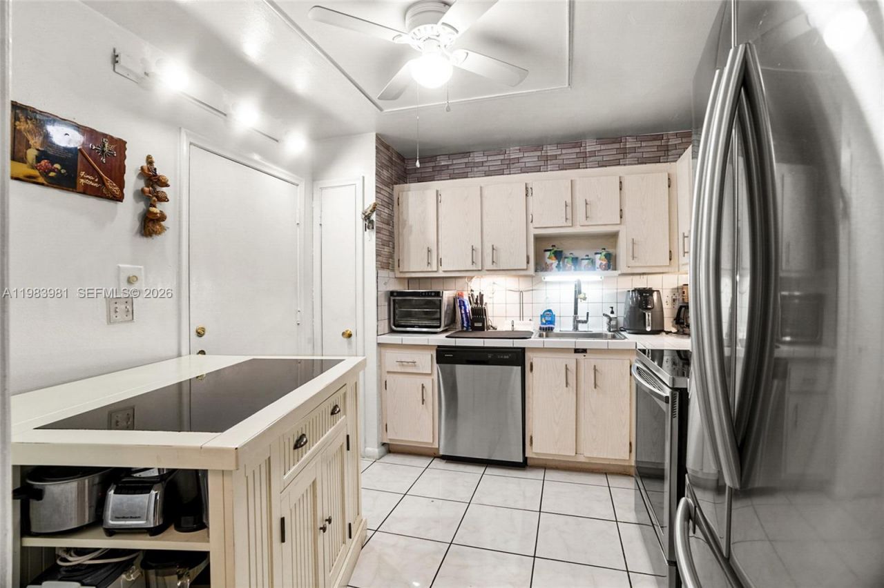 4851 NW 21st St, Unit 107, Lauderhill, FL 33313 Photo