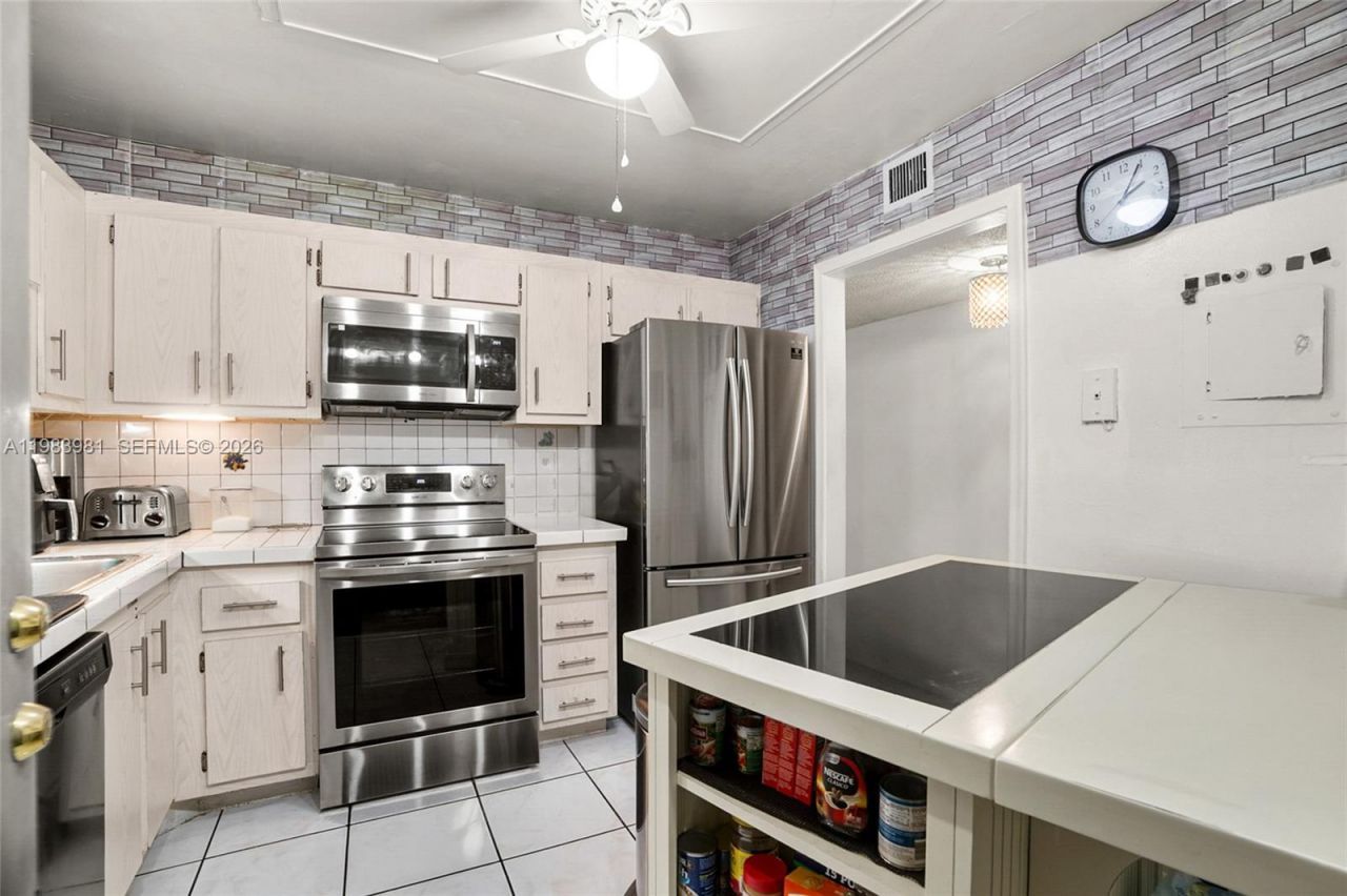 4851 NW 21st St, Unit 107, Lauderhill, FL 33313 Photo