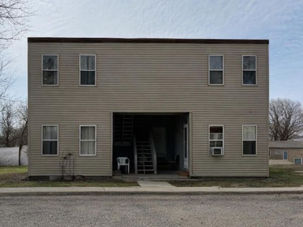 699 E FORT Street, Farmington, IL 61531