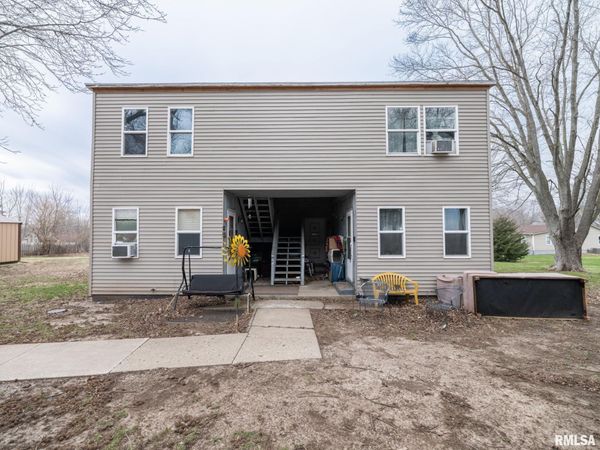 699 E FORT Street, Farmington, IL 61531