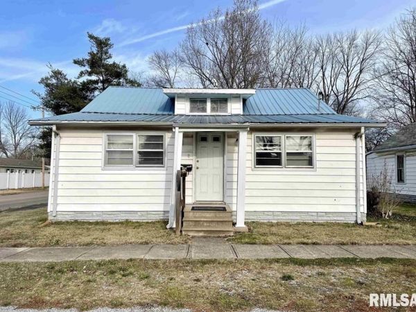 728 W PARISH Street, Harrisburg, IL 62946