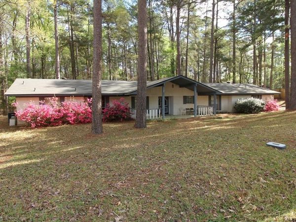 603 Pine Cone Drive , Haughton, LA 71037